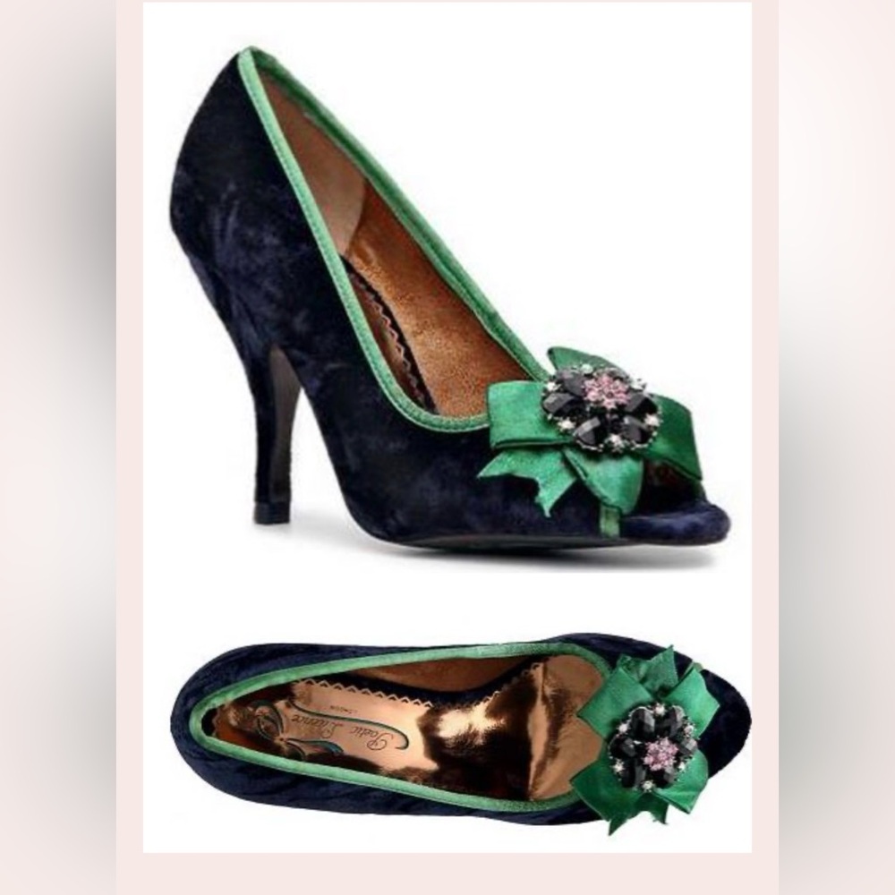 Poetic License Dazzling Day Elegant Peep Toe Velvet Heels - Size: 7 - NWOB!